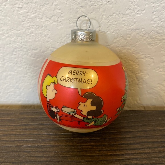 Vintage 1960s glass Peanuts Christmas tree ornament - Picture 1 of 8